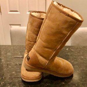 Ugg classic tall II boot 11.5 inches tall. 6W size